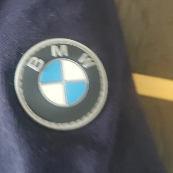 BMW - Picture 3 of 4
